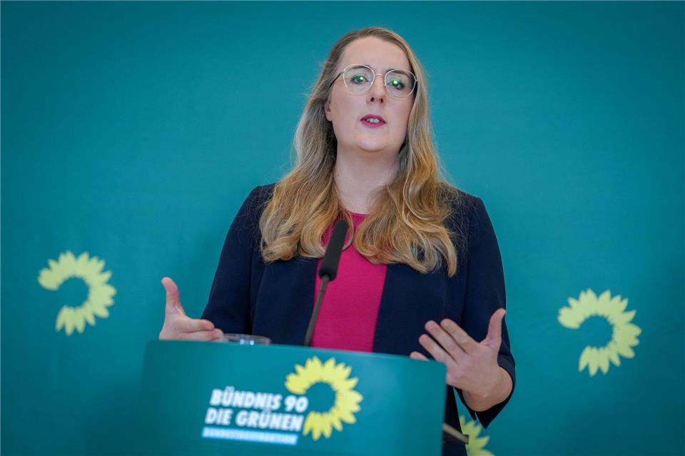 Worum es im Streit um die Migrationspolitik geht Die Co-Vorsitzende der Grünen-Bundestagsfraktion, Katharina Dröge, ist entsetzt über die Ankündigung von Unionsfraktionschef Friedrich Merz (CDU). Kay Nietfeld/dpa