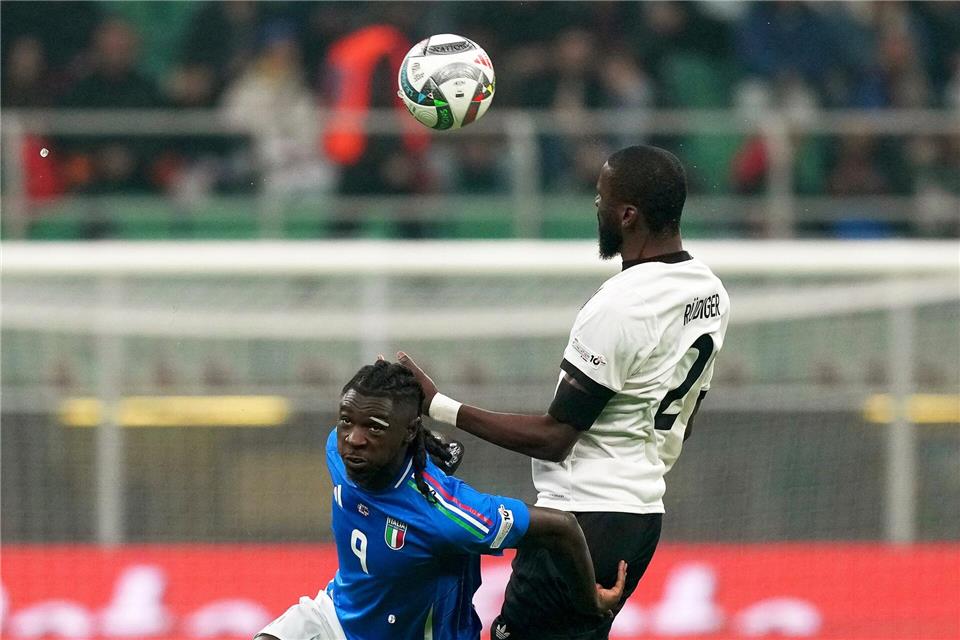 „Schöne Geschichte“: Goretzka mit Siegtor in Italien Die DFB-Abwehr um Rüdiger wurde immer wieder gefordert.Antonio Calanni/AP/dpa