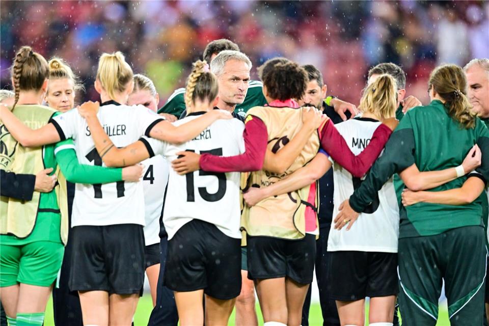 Die DFB-Fußballerinnen nach dem Halbfinal-Aus bei der EM.Sebastian Christoph Gollnow/dpa