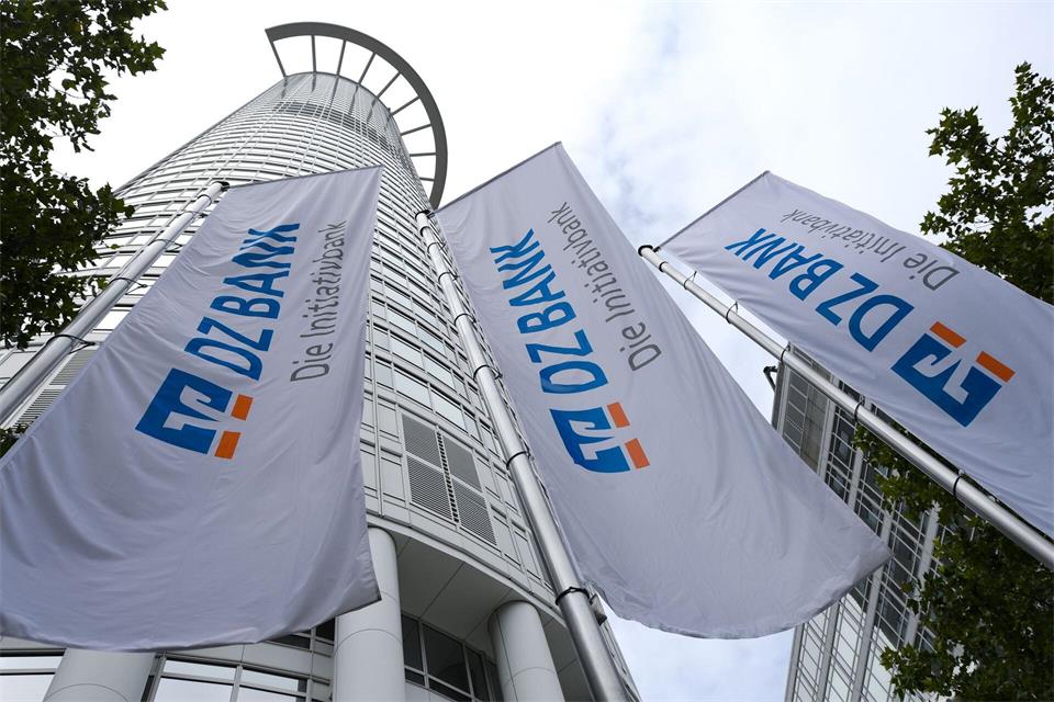 Die DZ Bank peilt mehr Gewinn an. (Archivbild)Arne Dedert/dpa