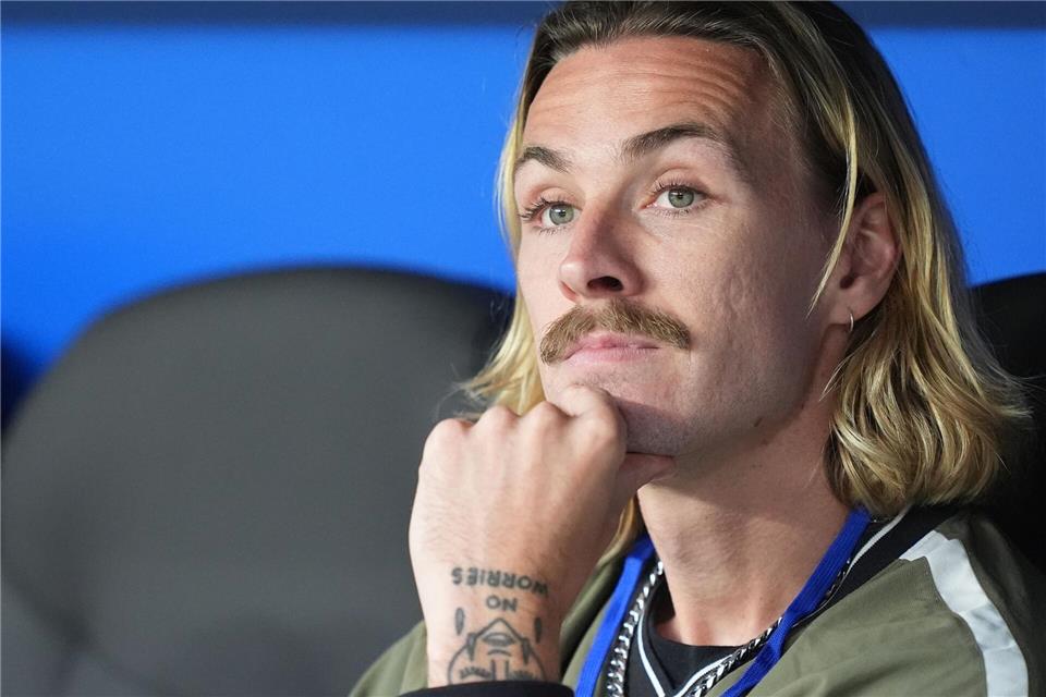 Die Debatte um Kapitän Jackson Irvine bewegt den FC St. Pauli. (Archivbild)Marcus Brandt/dpa