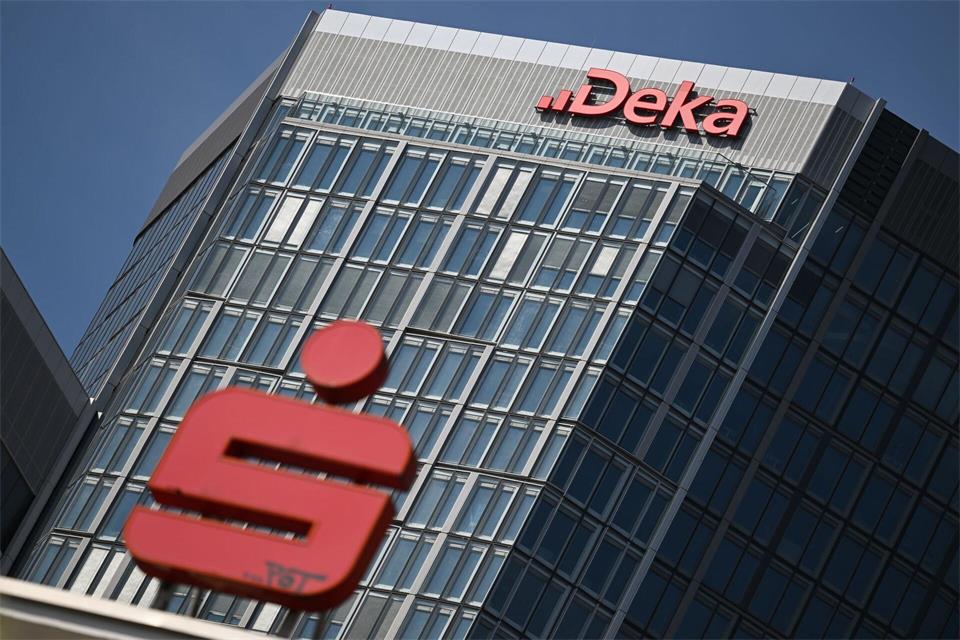 Die Dekabank hat im ersten Halbjahr 2026 so viele Fonds und Zertifikate verkauft wie nie in den ersten sechs Monaten eines Jahres. (Archivbild)Arne Dedert/dpa