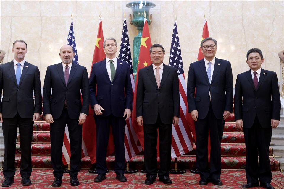 Die Delegationen beider Seiten sprachen über Handelsbeschränkungen. Li Ying/XinHua/dpa