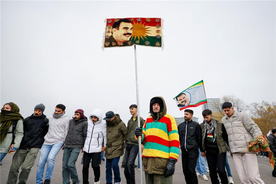 Die Demo-Teilnehmer zogen durch Köln.Thomas Banneyer/dpa