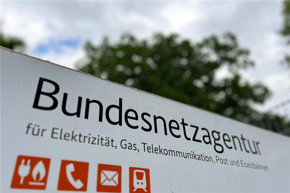 Die Deutsche Bahn geht gerichtlich gegen einen Beschluss der Bundesnetzagentur vor, mit dem der Wettbewerb im Fernverkehr gestärkt werden soll. (Symbolbild)Wolf von Dewitz/dpa