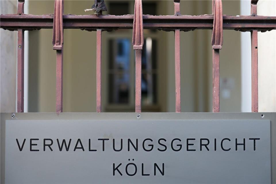 Die Deutsche Bahn strebt ein Eilverfahren beim Verwaltungsgericht in Köln an. (Symbolbild)Christoph Reichwein/dpa
