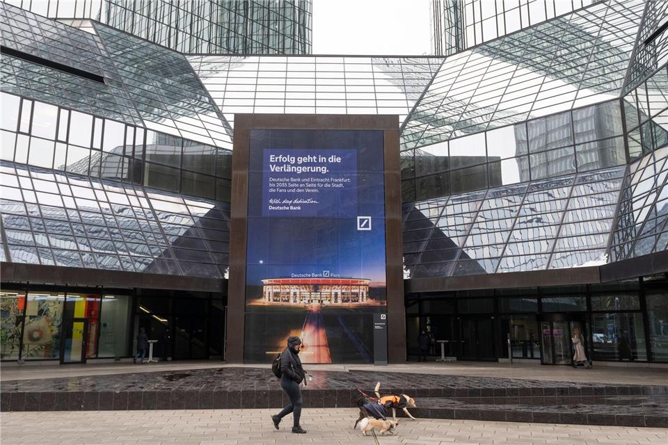 Die Deutsche Bank hat immer wieder mit Ärger mit der Finanzaufsicht rund um das Thema Geldwäsche.Boris Roessler/dpa