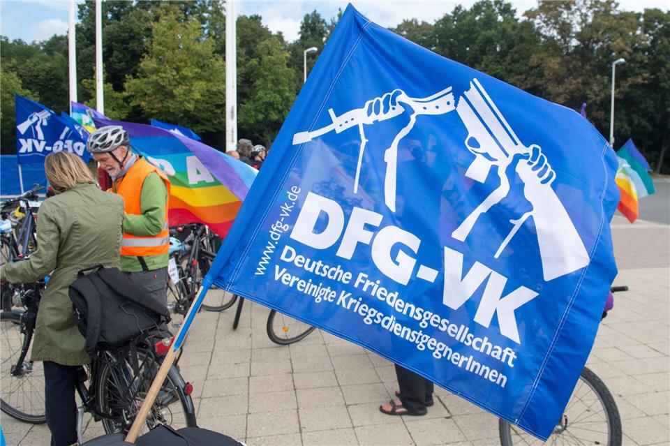 Die Deutsche Friedensgesellschaft DFG-VK hat nach eigenen Angaben bundesweit etwa 3.500 Mitglieder. Mit dem Berliner Landesverband hat die Bundesspitze einen Konflikt. (Archivbild)picture alliance / dpa