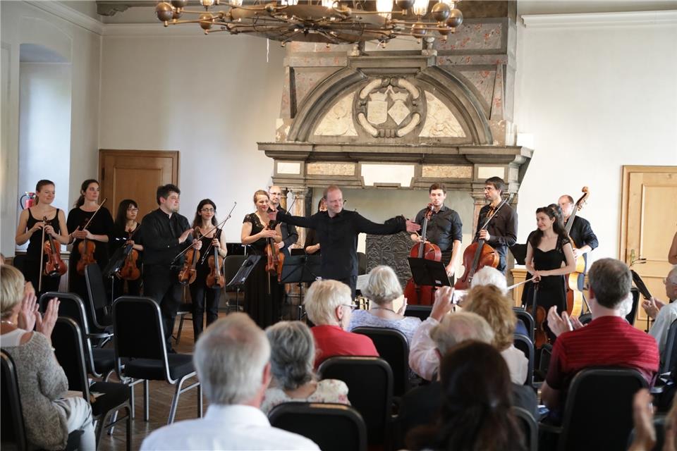 Die Deutsche Kammerakademie Neuss überzeugte mit ihrem Konzert im Rittersaal von Schloss Raesfeld. 