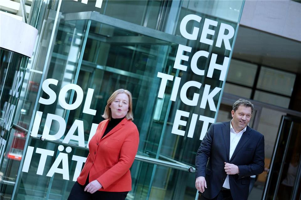 Die Die SPD-Parteivorsitzenden Bärbel Bas und Lars Klingbeil stehen nach der verlorenen Landtagswahl in Rheinland-Pfalz in der Kritik. (Archivfoto)  Kay Nietfeld/dpa