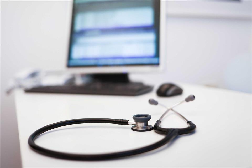 Die Digitalisierung der Krankenhäuser in MV kommt laut Techniker Krankenkasse voran. (Symbolbild)Christian Charisius/dpa