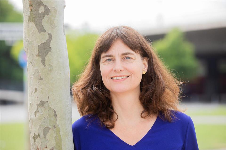 Die Digitalpolitikerin der Grünen im EU-Parlament, Alexandra Geese, macht sich stark für eine durchgreifende Regulierung von Online-Plattformen. (Archivbild)Rolf Vennenbernd/dpa