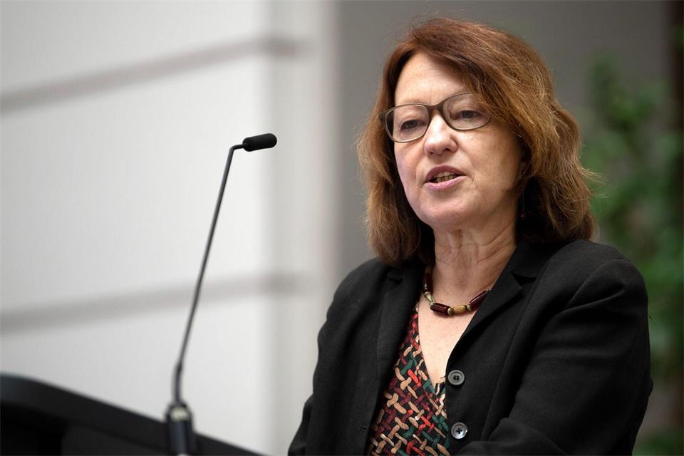 Die Direktorin des Zentrums für Antisemitismusforschung (ZfA) der Technischen Universität Berlin, Stefanie Schüler-Springorum, untersucht schon seit vielen Jahren den Judenhass in der Gesellschaft. (Archivbild) Monika Skolimowska/dpa-Zentralbild/ZB