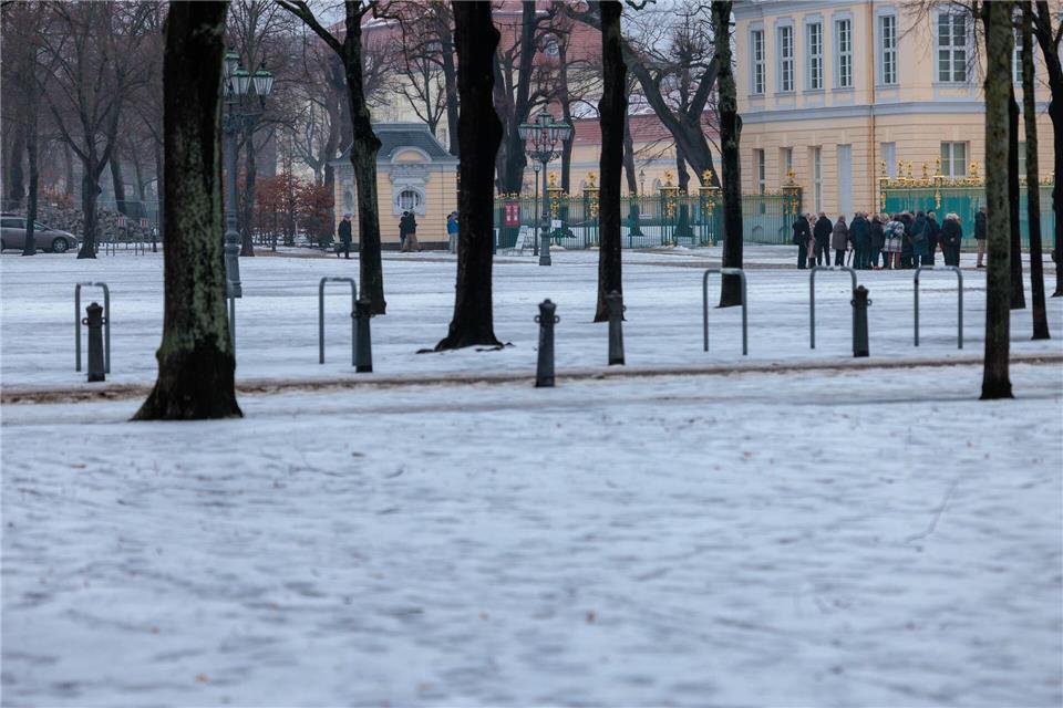 Die Diskussion um den Winterdienst in Berlin hält weiter an. (Archivfoto)Carsten Koall/dpa