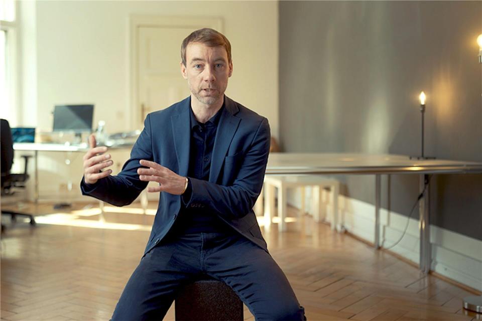 ARD-Doku über die Gefahren durch „Manfluencer“ Die Doku läuft am Mittwoch im Ersten - zu Wort kommt unter anderem Politikberater Johannes Hillje. SWR