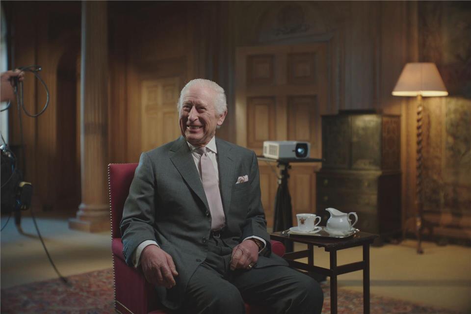 Die Dokumentation zeigt - gewollt oder nicht - ein nahbares Bild eines Königs, der sich unermüdlich für seine Anliegen einsetzt.Amazon MGM Studios/dpa