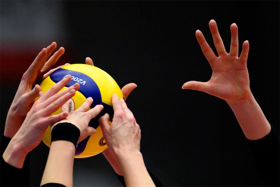 Die Dresdner Volleyballerinnen verpflichten kanadische Libera Katerina Georgiadis. (Archivbild)Robert Michael/dpa-Zentralbild/dpa
