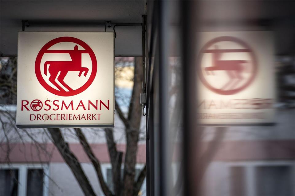 Die Drogeriemarktkette Rossmann will in diesem Jahr Hunderte Filialen neu eröffnen.Frank Rumpenhorst/dpa