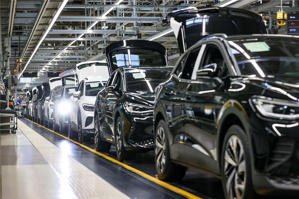 Die E-Auto-Produktion in Zwickau wird im Oktober für eine Woche ruhen. (Archivbild)Jan Woitas/dpa