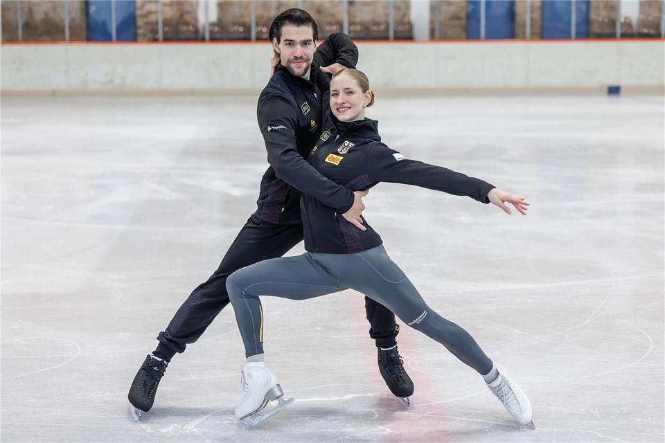 Die EM soll für Minerva Hase (r) und Nikita Volodin (l) nur eine Zwischenstation sein. (Archivbild)Andreas Gora/dpa