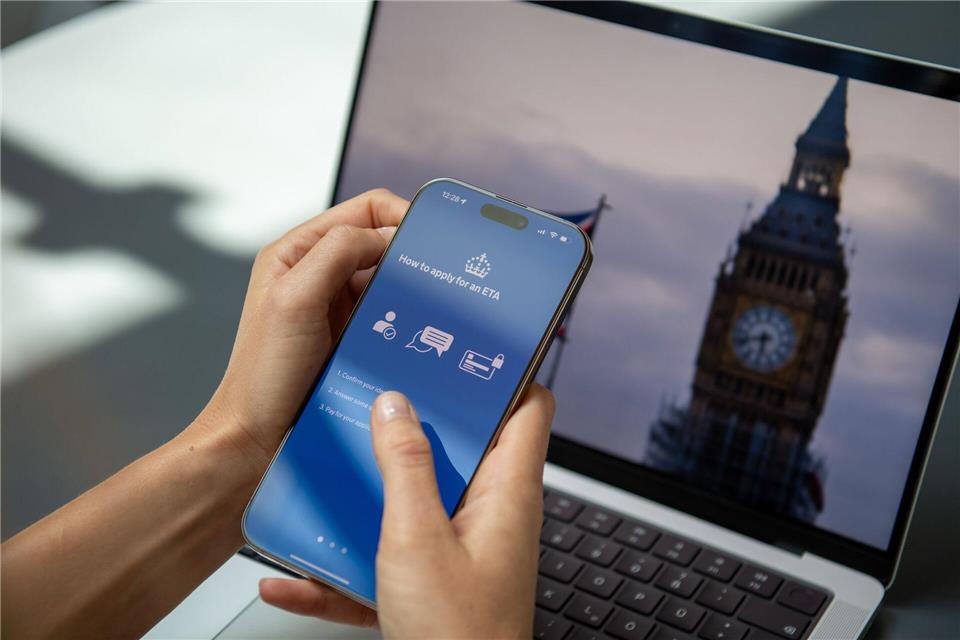 Die ETA kann einfach per App beantragt werden: Die Genehmigung gilt für mehrere Aufenthalte innerhalb von zwei JahrenNico Tapia/dpa-tmn