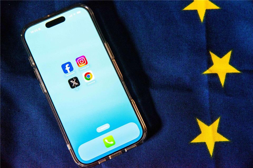 Die EU-Kommission ist trotz anhaltender Kritik an der US-Plattform weiterhin dort aktiv. (Symbolbild)Alicia Windzio/dpa