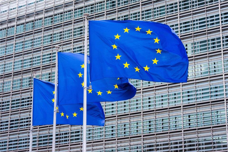 Die EU-Kommission verlang von vier großen Online-Plattformen Auskünfte. (Symbolbild) Alicia Windzio/dpa
