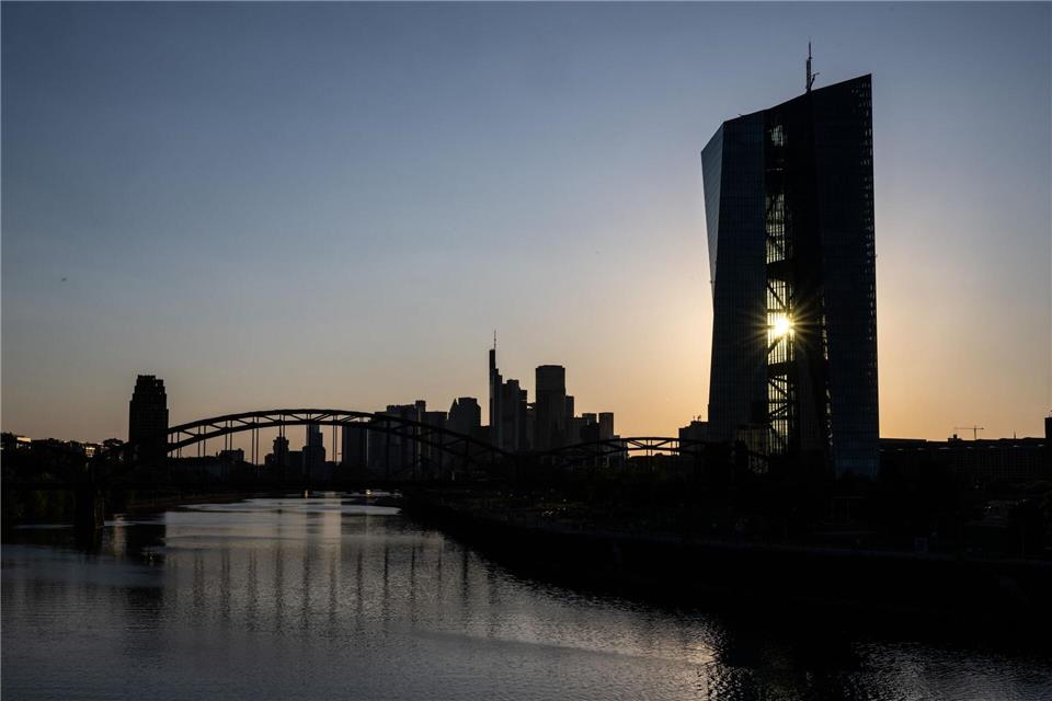 Die EZB dürfte die Leitzinsen nach Einschätzung von Ökonomen im laufenden Jahr nicht weiter senken. (Archivbild)Boris Roessler/dpa