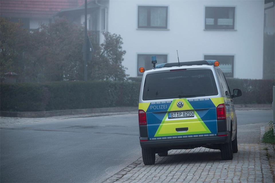 Die Ehefrau hatte den Notruf gewählt. Daniel Vogl/dpa
