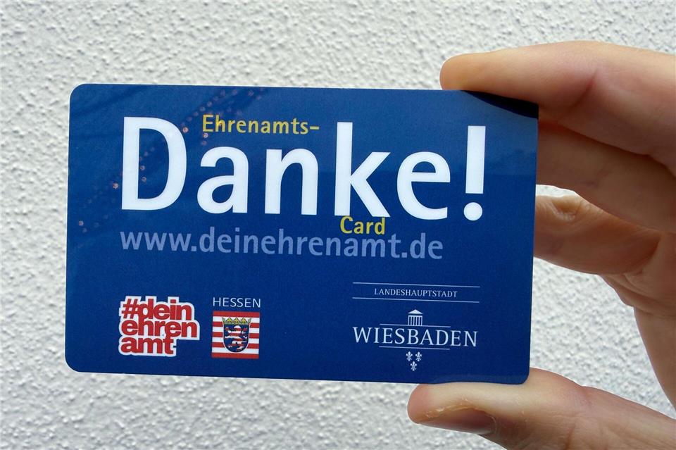 Die Ehrenamtskarte soll es künftig auch als E-Card-App zur digitalen Nutzung geben.Andrea Löbbecke/dpa