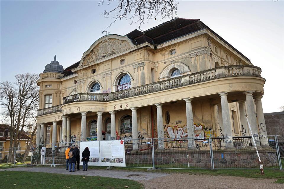 Keine Entscheidung zu Villa Baltic in Kühlungsborn Die Eigentümer der unter Denkmalschutz stehenden Villa Baltic in Kühlungsborn wollen das Haus im Rahmen einer Gesamtlösung sanieren. Bernd W�stneck/dpa