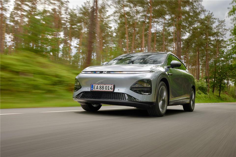 Der Nächste, bitte: Wie der Xpeng G6 gegen Tesla Y antritt Die Einsamkeit des Langstreckenläufers: Man kann sich bei bis zu 570 Kilometer Reichweite den einen oder anderen Schlenker in abgelegene Gefilde erlauben.Xpeng/dpa-tmn
