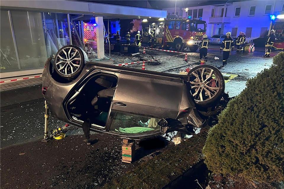 Die Einsatzkräfte sprachen von einem „enormen Trümmerfeld“. Jürgen Kneer/Feuerwehr Olsberg/dpa