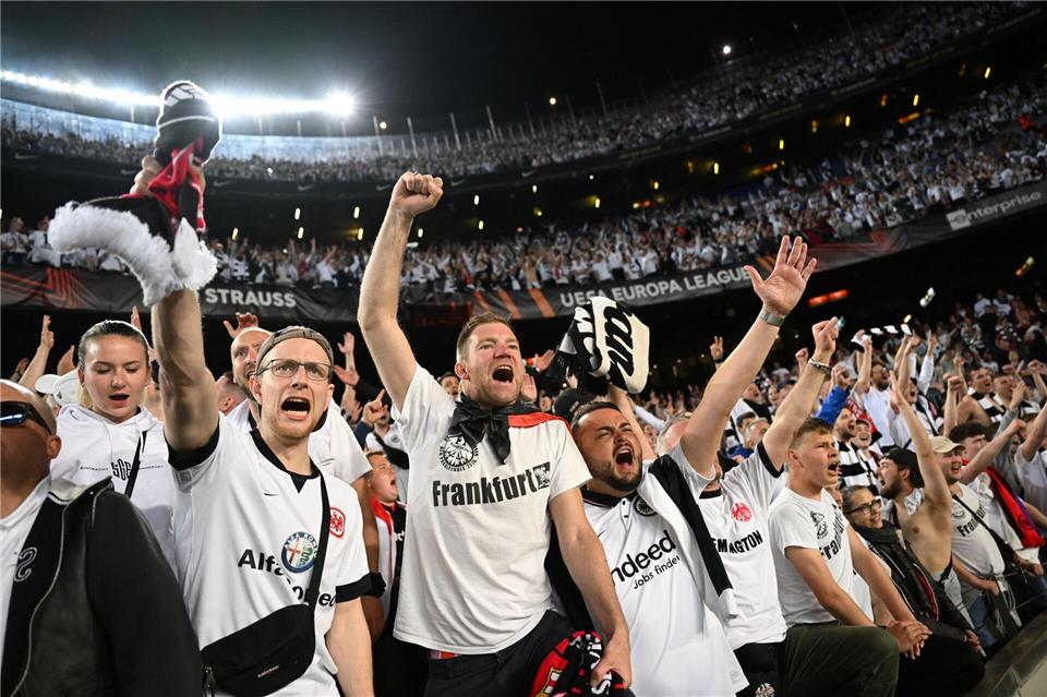 Die Eintracht-Fans durften im April 2022 in Barcelona jubeln.Arne Dedert/dpa