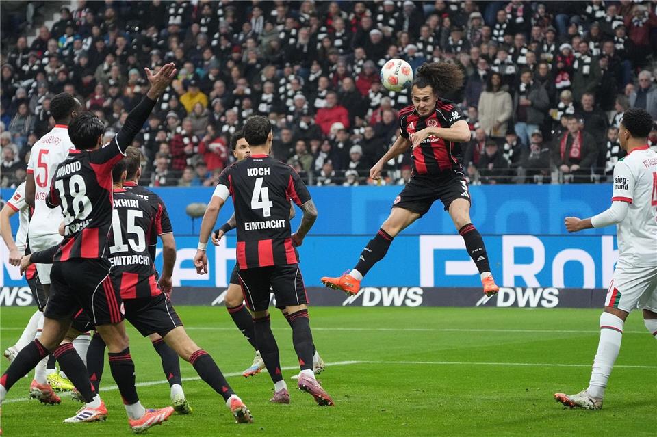Die Eintracht wurde früh in die Defensive gedrängt.Marc Schüler/dpa