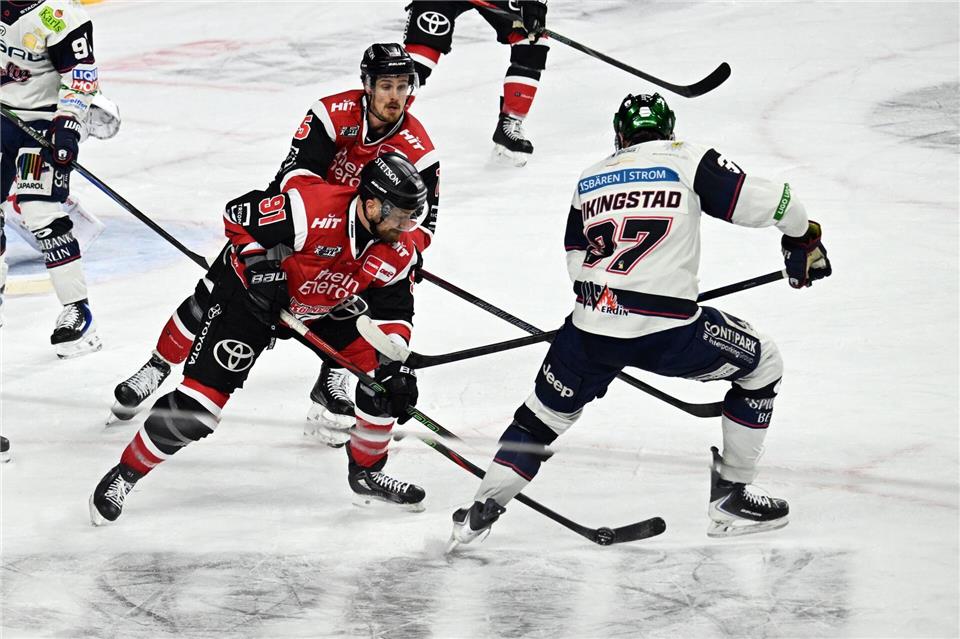Die Eisbären Berlin rangen Hauptrundensieger Köln im Halbfinale nieder. Federico Gambarini/dpa