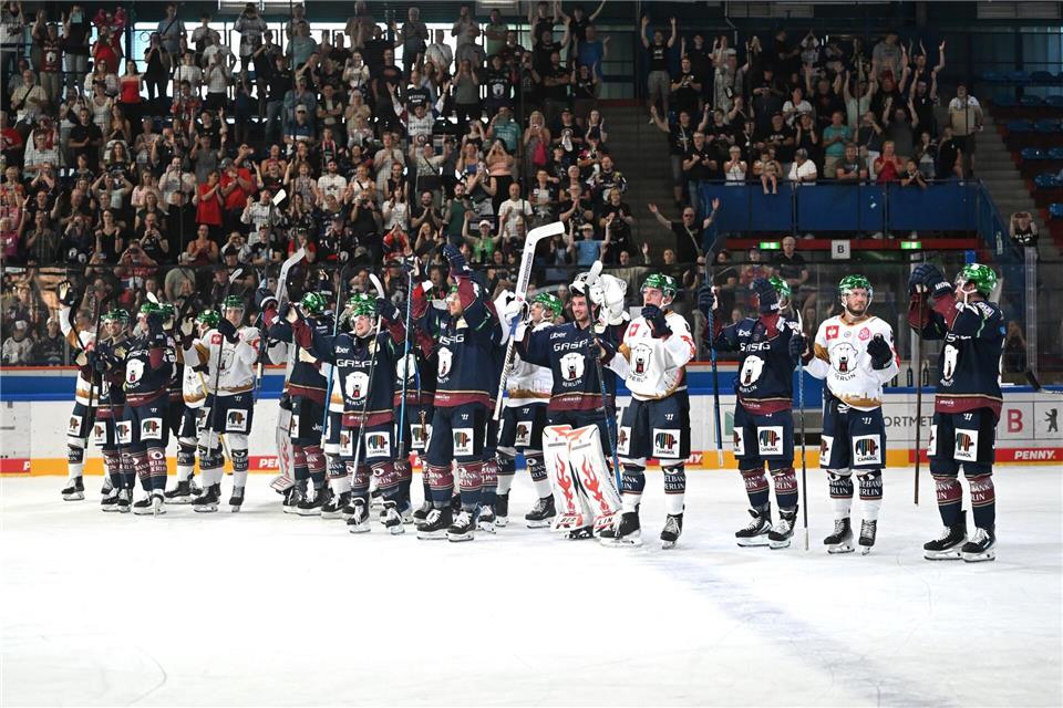 Die Eisbären stimmen sich auf einen historischen Titelgewinn ein.Elisa Schu/dpa