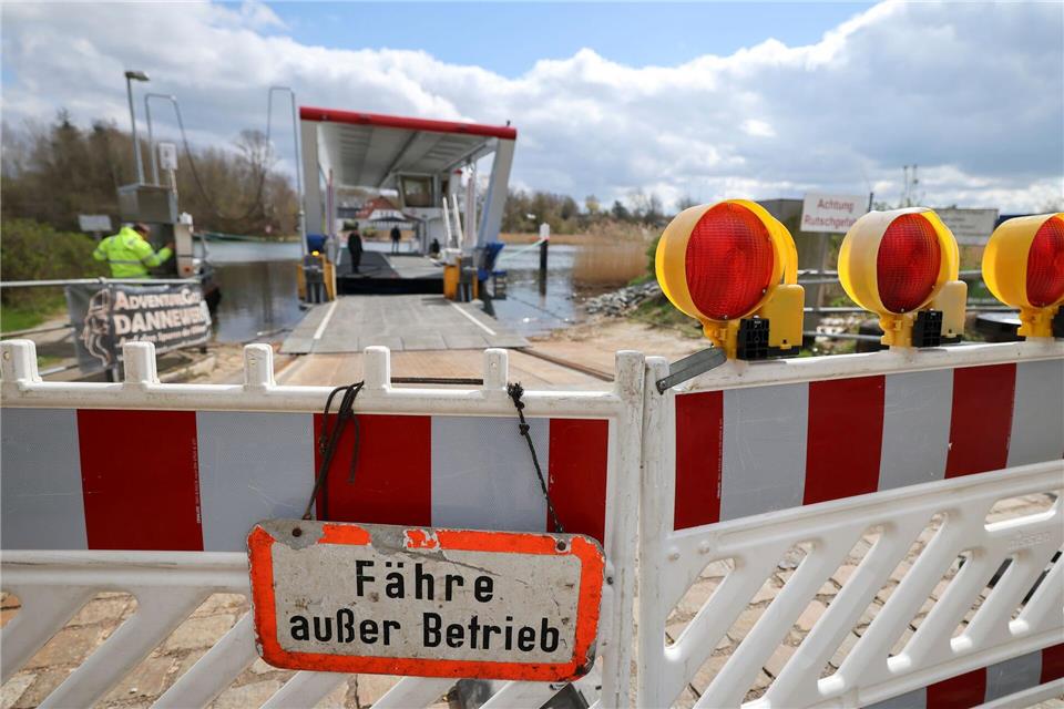 Die Elektro-Schleifähre „Missunde III“ sollte ursprünglich bereits Anfang April fahren.Christian Charisius/dpa