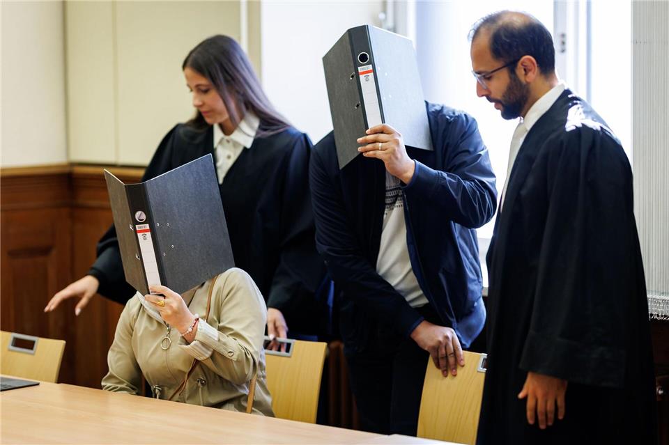Die Eltern der Mädchen waren wegen fahrlässiger Tötung angeklagt. Daniel Karmann/dpa
