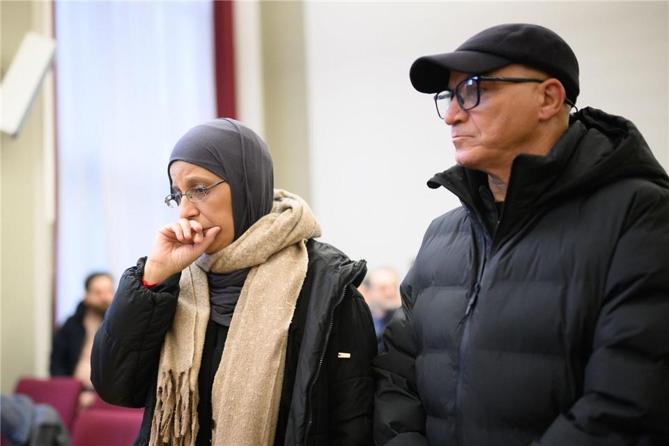 Die Eltern des Opfers.Julian Stratenschulte/dpa