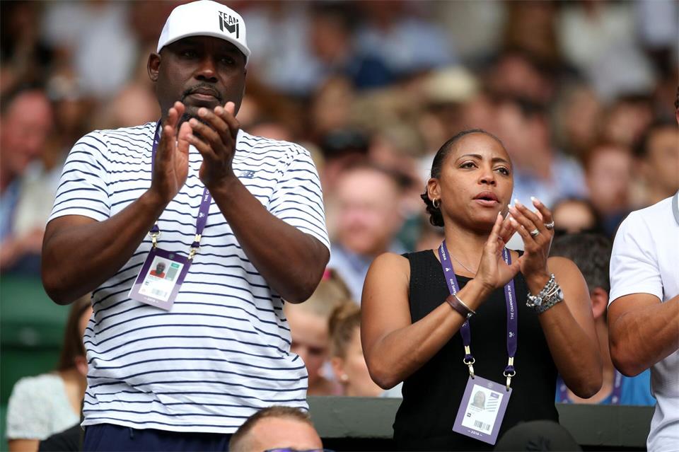 Die Eltern von Coco Gauff, Candi (r) und Corey, begleiten ihre Tochter. (Archivbild)Steven Paston/PA Wire/dpa