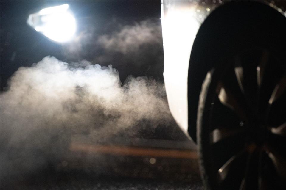 Die Emissionen im Verkehrssektor sollen sinken. (Archivbild)Sebastian Kahnert/dpa