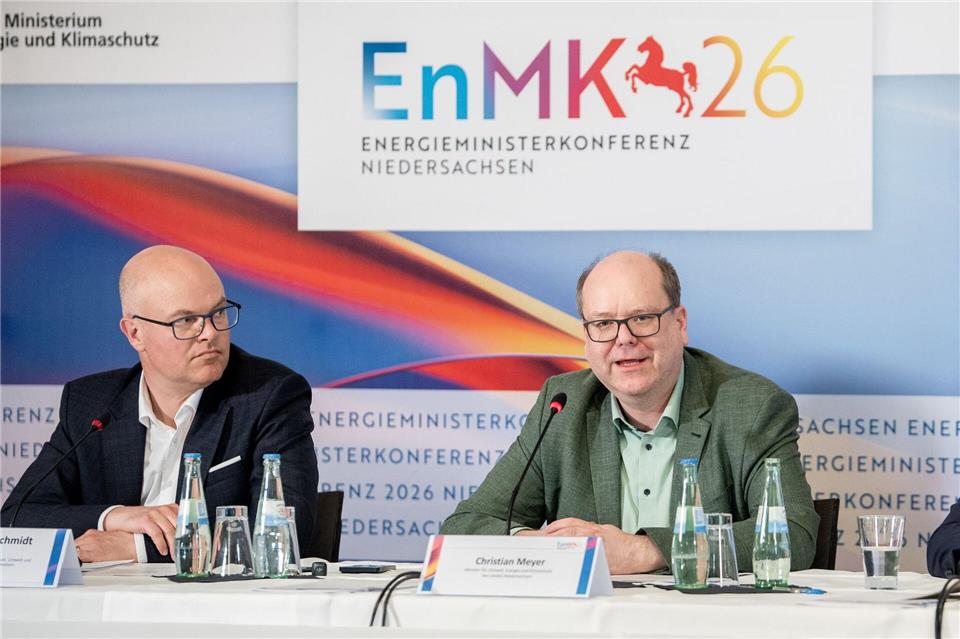 Die Energieminister von Schleswig-Holstein und Niedersachsen, Tobias Goldschmidt (l.) und Christian Meyer (beide Grüne), sehen die Energiewende-Reformpläne der Bundesregierung kritisch. Hauke-Christian Dittrich/dpa