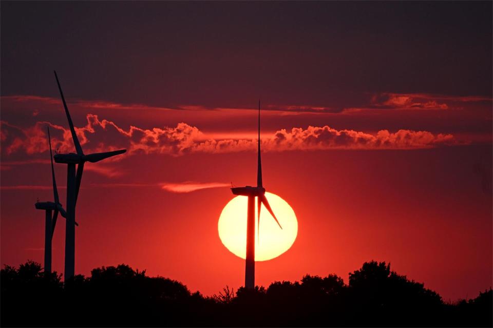 Die Energiewende wird nach einer Studie von der breiten Öffentlichkeit sowie von Managern unterstützt. (Symbolbild)Federico Gambarini/dpa
