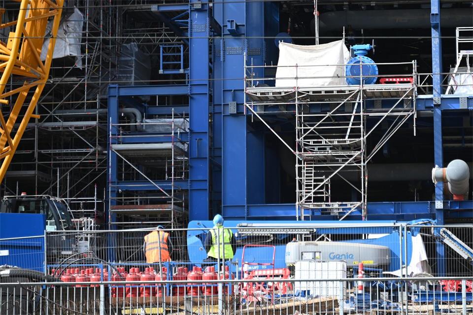 Die Energiewerke errichten den Energiepark Hafen. (Archivbild) David Hammersen/dpa