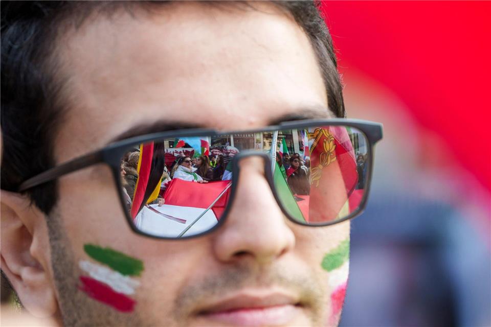 Die Entwicklungen im Iran beschäftigen die Menschen auch in Hessen.Andreas Arnold/dpa