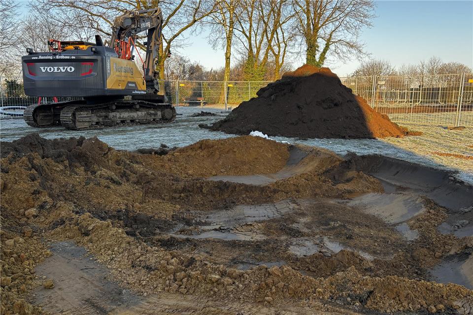Erdarbeiten für den OGS-Anbau in Klein Reken haben begonnen