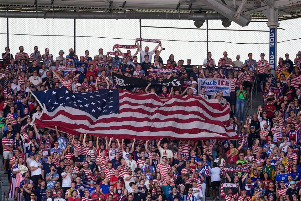 Die Erfolge des Nationalteams begeistern die amerikanischen Fans.Lindsey Wasson/AP/dpa