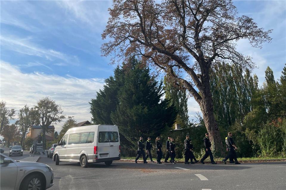 Polizei-Einsatz im Fall Rebecca geht weiter Die Ermittler wollen Anwohner in der Brandenburger Gemeinde Tauche befragen.Sarah Knorr/dpa