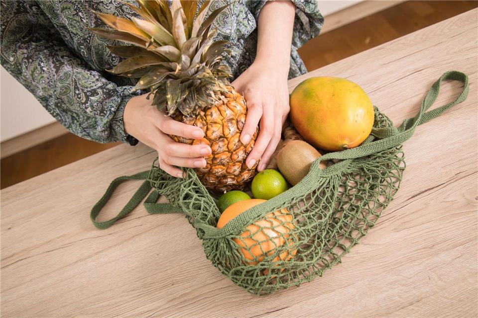 Die Ernährung macht den Unterschied: Nur durch Sport Gewicht zu verlieren, ist schwer - auf das Essen kommt es an.picture alliance/dpa/dpa-tmn